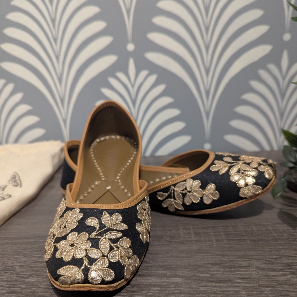 Meraki Women's Black and Gold Floral Flats - Picture 2 of 4